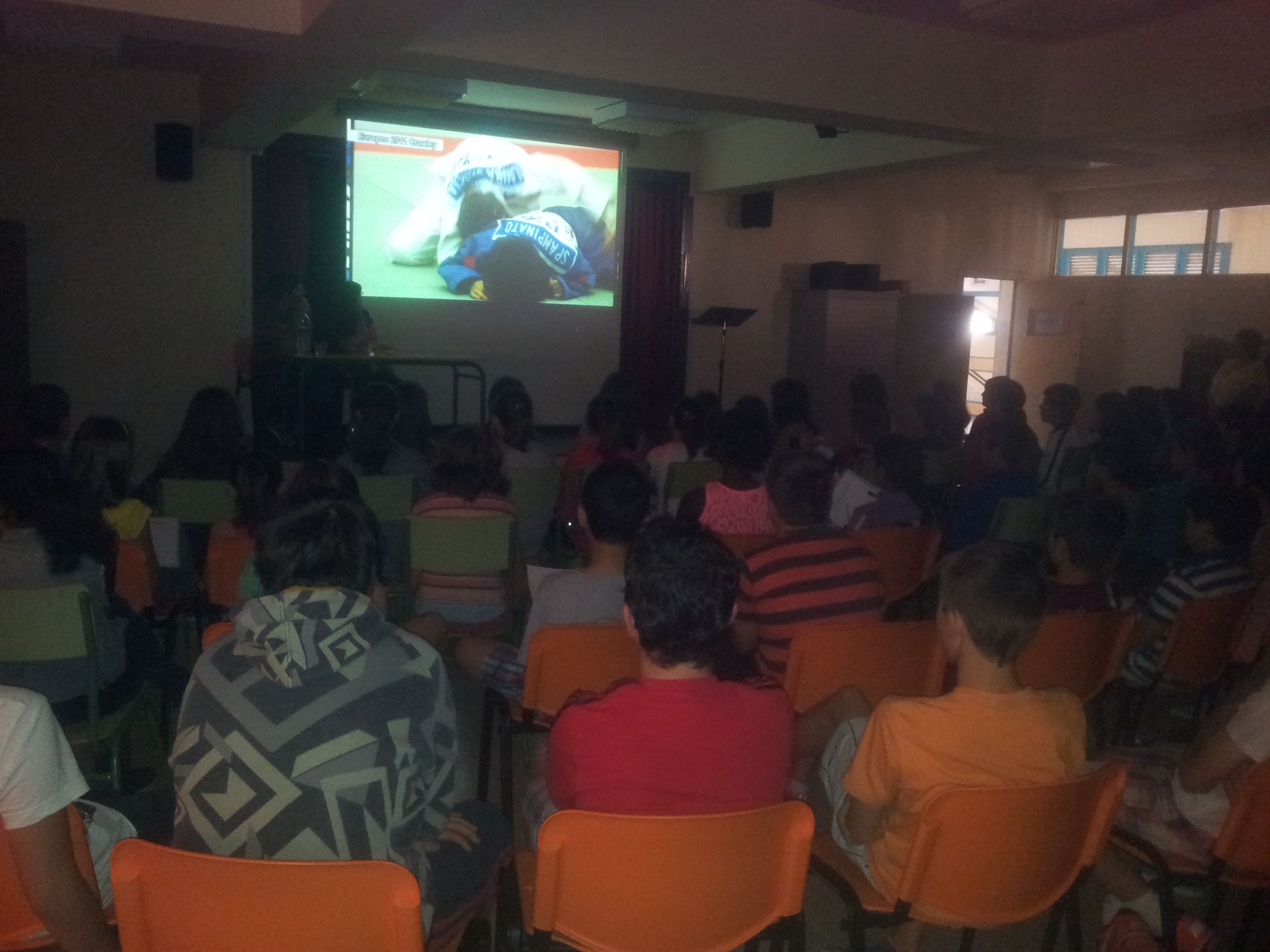 Laura Garc&iacute;a, en el programa DIE del colegio de Falces